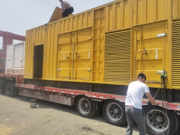 卓资除了负载情况和发动机维护，还有哪些因素会影响 200kw 柴油发电机的油耗？
